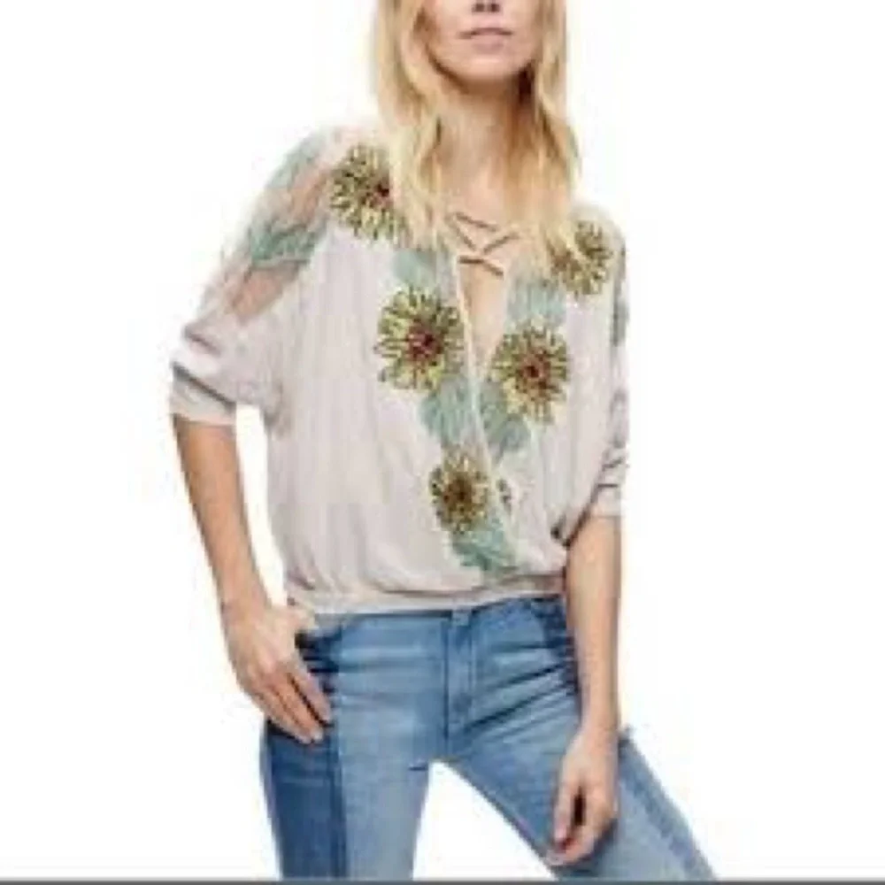 Free People Gotta Love It embroidered gray cotton linen Cream Embellished Blouse - Picture 2 of 8